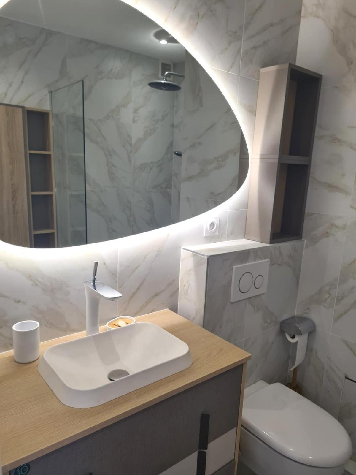 Superbe Luxueux Spacieux 50 M2 Port Nizza
